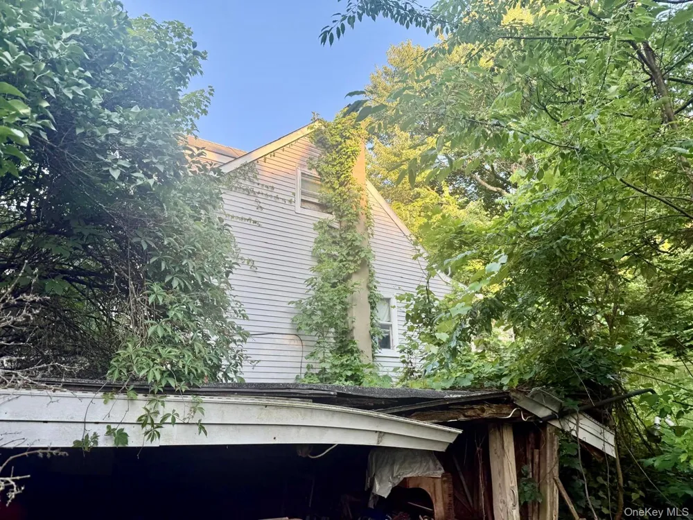 933 South Street Highland, NY 12528