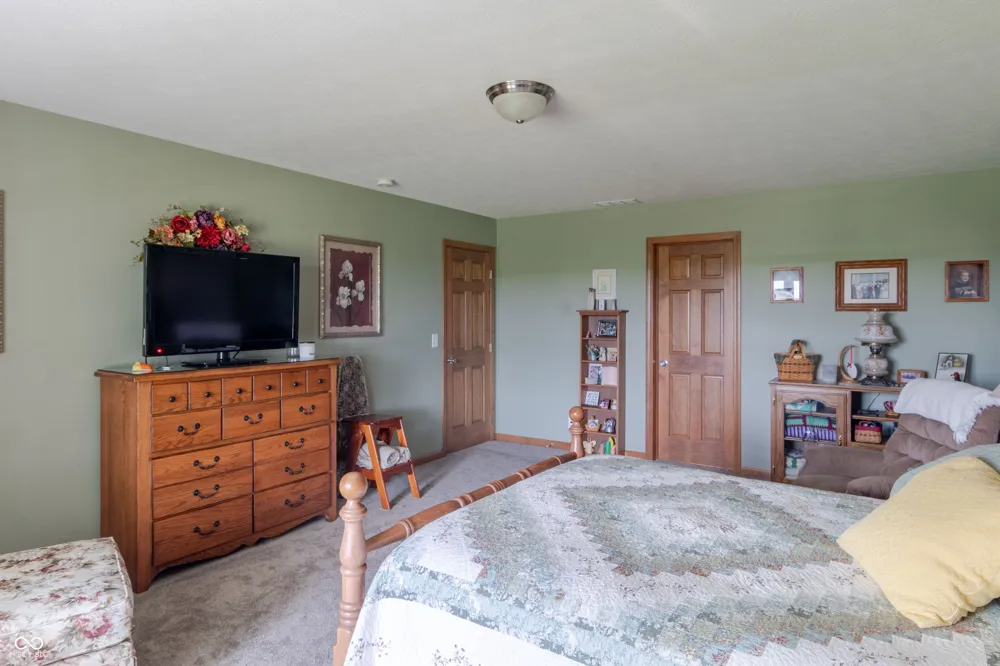7670 200 East Lebanon, IN 46052