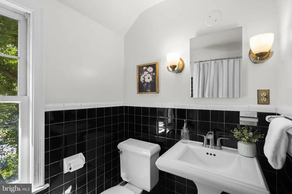 505 THAYER AVENUE Silver Spring, MD 20910