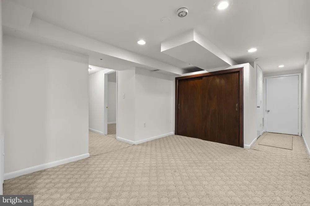 505 THAYER AVENUE Silver Spring, MD 20910