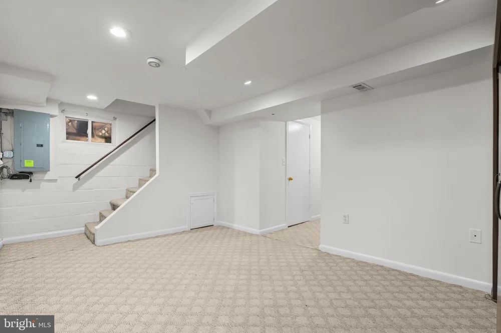 505 THAYER AVENUE Silver Spring, MD 20910