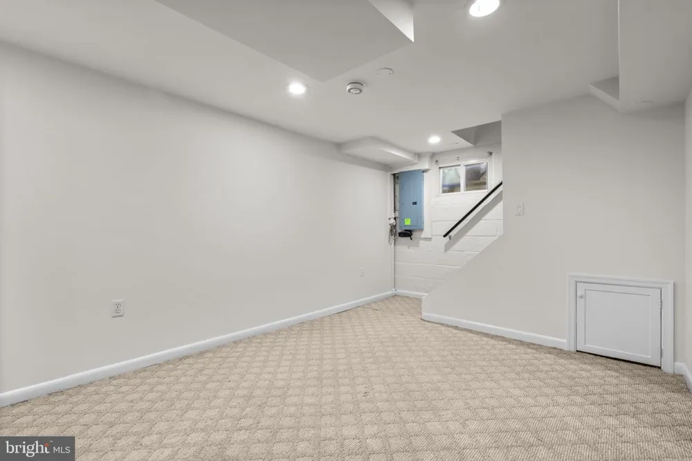 505 THAYER AVENUE Silver Spring, MD 20910