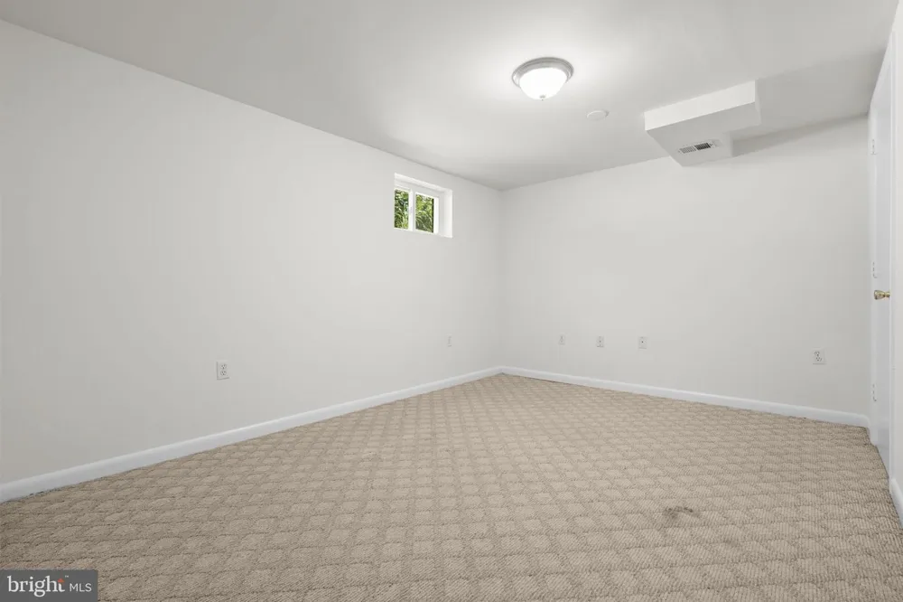505 THAYER AVENUE Silver Spring, MD 20910