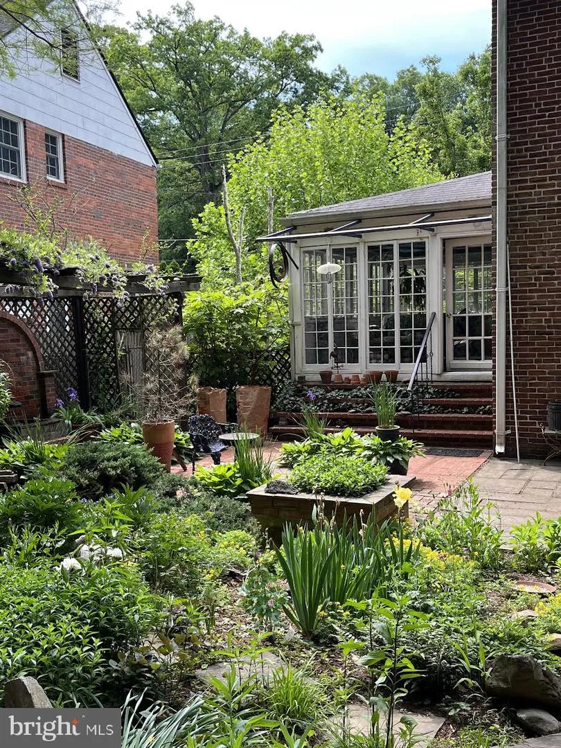 505 THAYER AVENUE Silver Spring, MD 20910