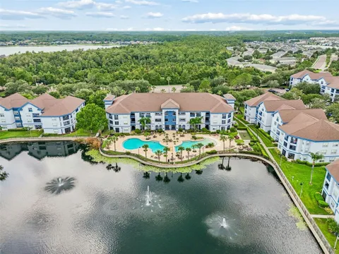 1640 VILLA CAPRI CIRCLE #208