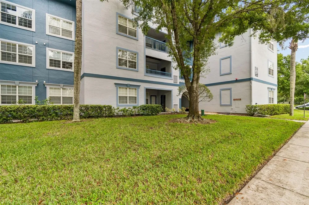 1640 VILLA CAPRI CIRCLE #208 Odessa, FL 33556