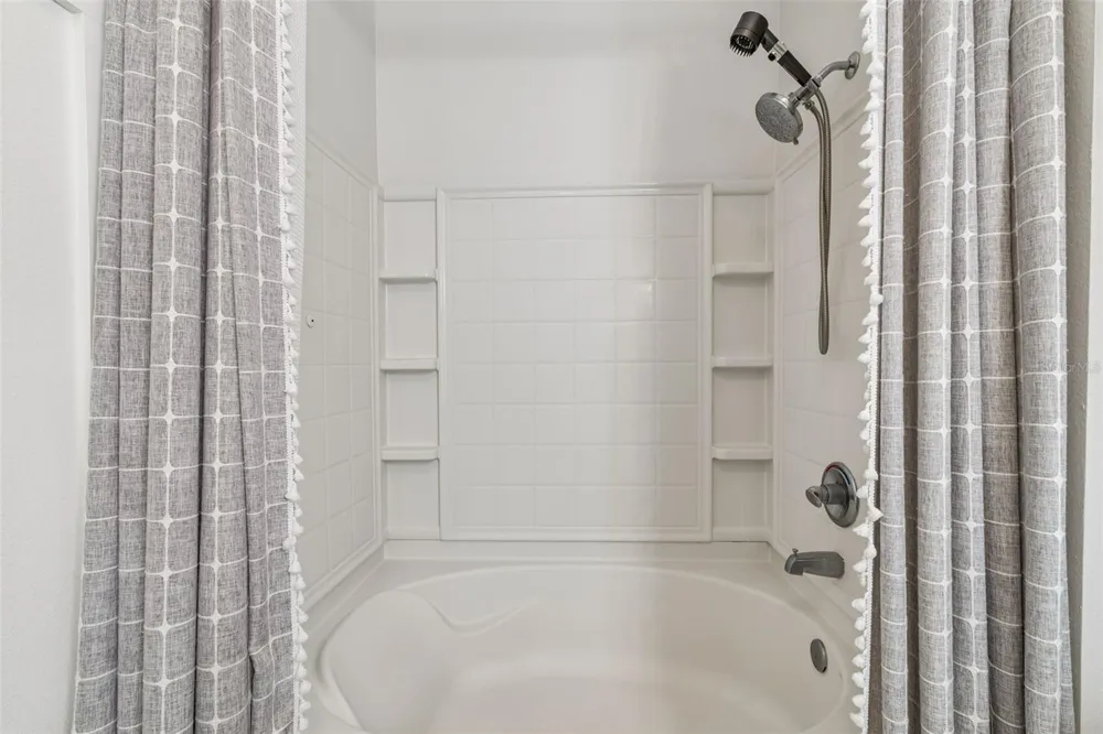1640 VILLA CAPRI CIRCLE #208 Odessa, FL 33556