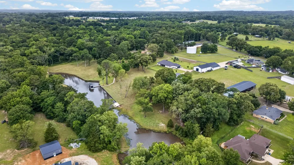 10255 County Road 137 Flint, TX 75762