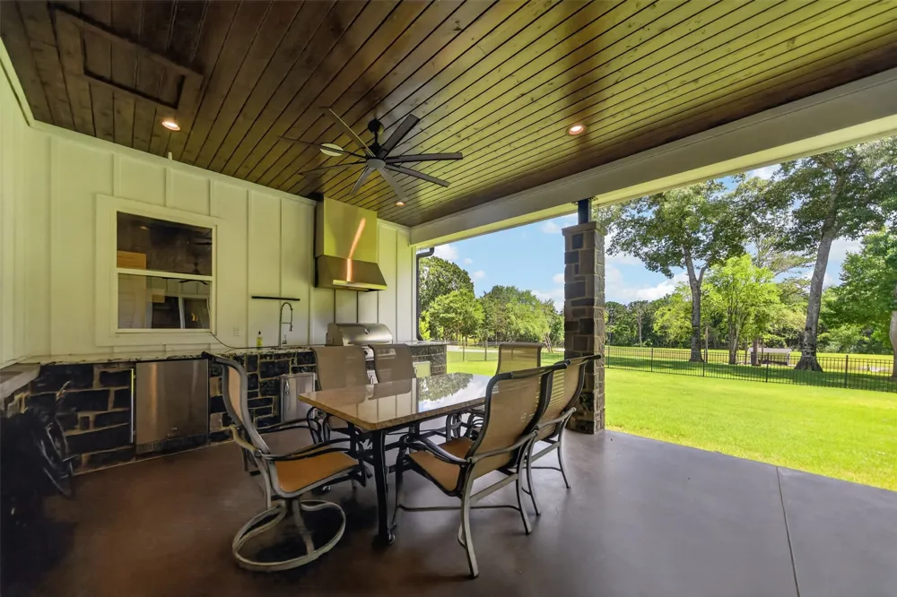 10255 County Road 137 Flint, TX 75762