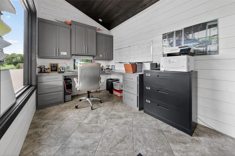 10255 County Road 137 Flint, TX 75762