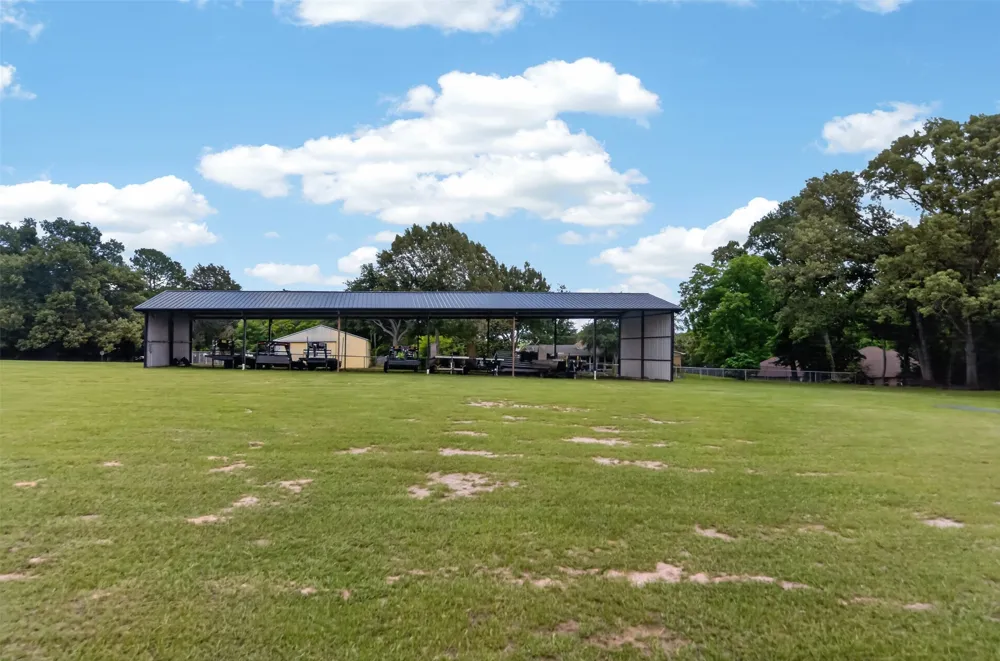 10255 County Road 137 Flint, TX 75762