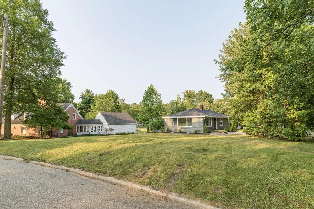 512 Green Street Dowagiac, MI 49047