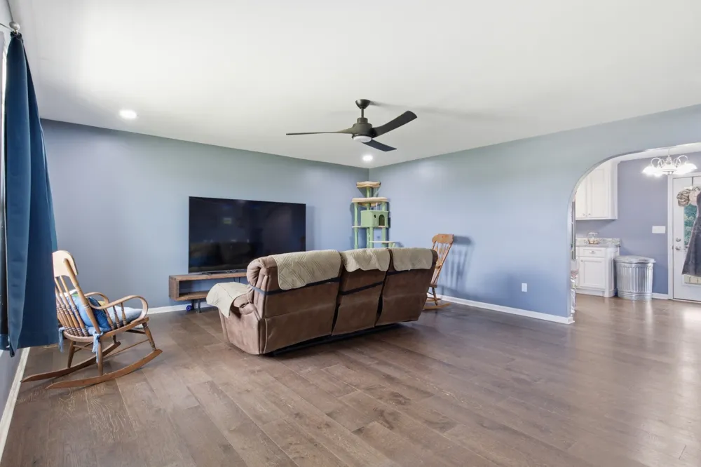 450 N Point Dr Summertown, TN 38483