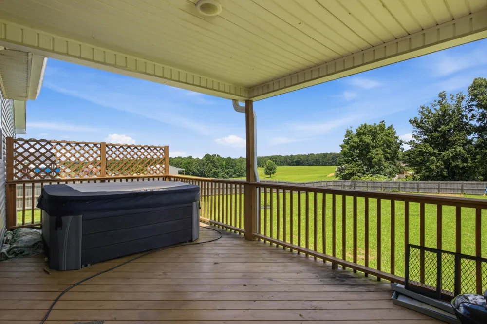 450 N Point Dr Summertown, TN 38483