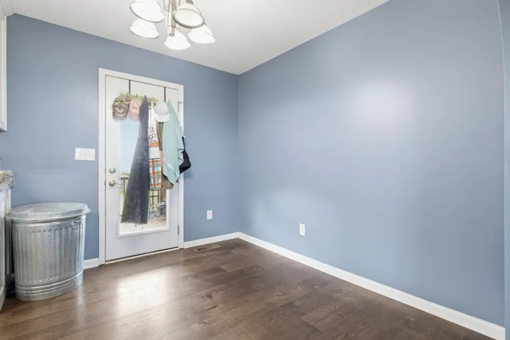 450 N Point Dr Summertown, TN 38483