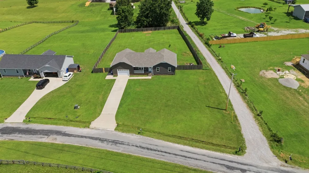 450 N Point Dr Summertown, TN 38483
