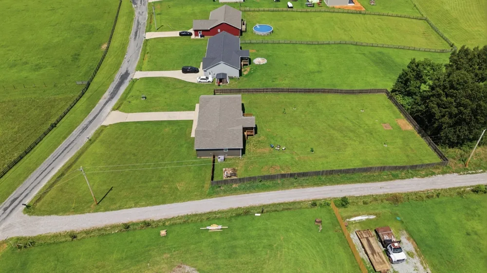 450 N Point Dr Summertown, TN 38483