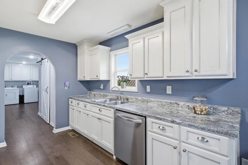 450 N Point Dr Summertown, TN 38483
