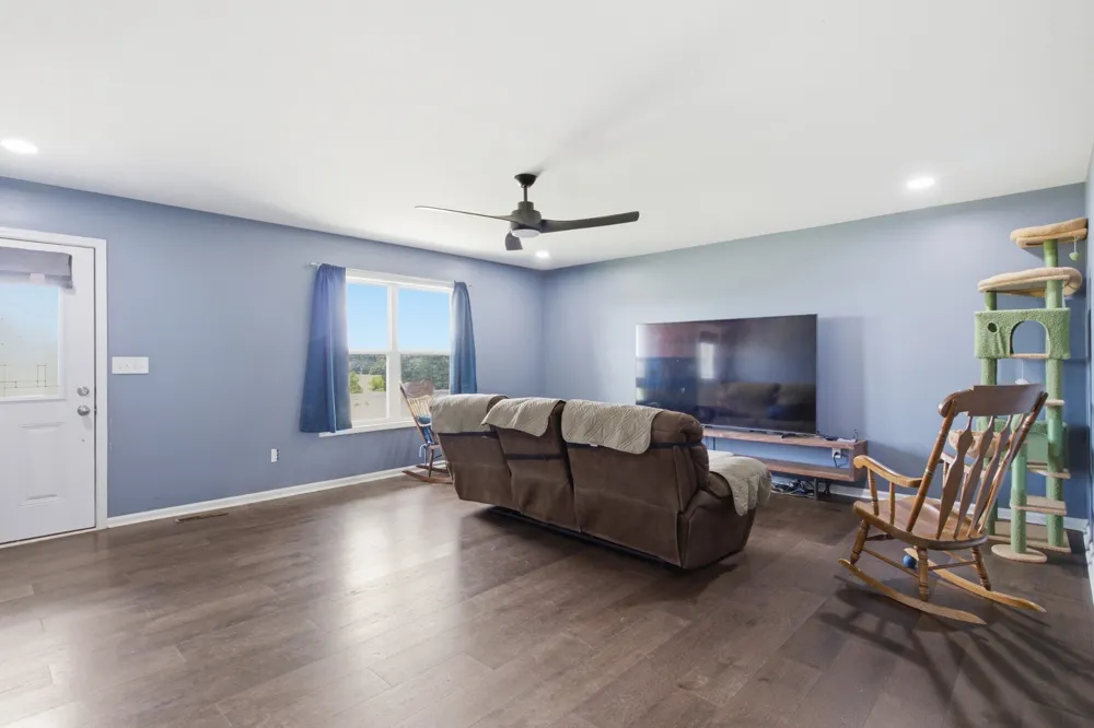450 N Point Dr Summertown, TN 38483