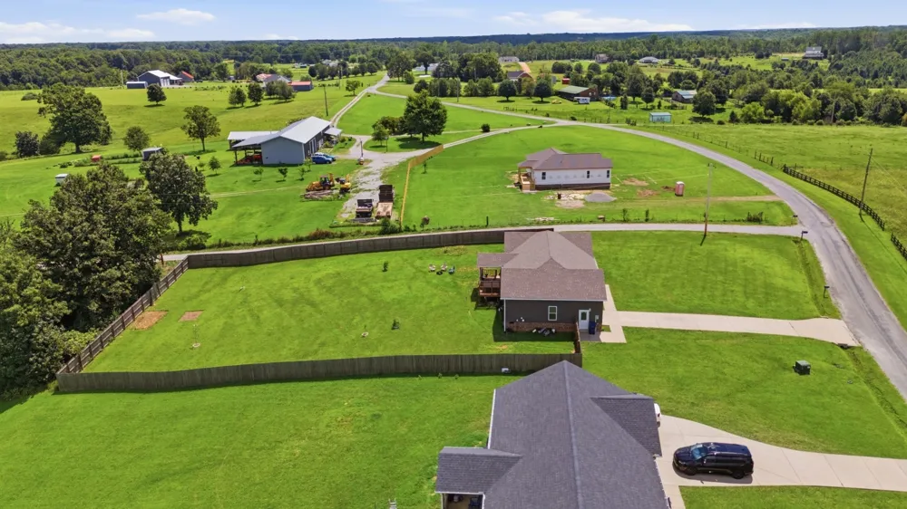 450 N Point Dr Summertown, TN 38483