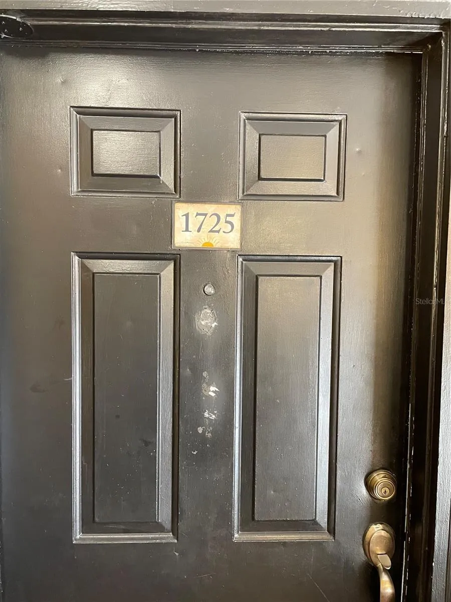 4512 COMMANDER DRIVE #1725 Orlando, FL 32822