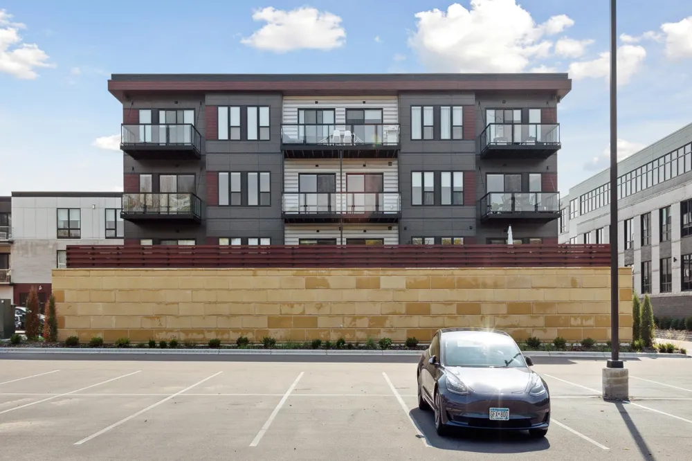 253 Lake Street E #305 Wayzata, MN 55391