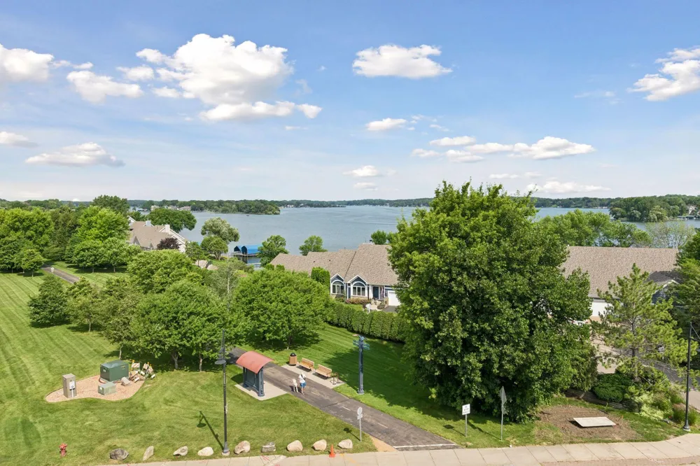 4201 Sunset Drive #N305 Spring Park, MN 55384