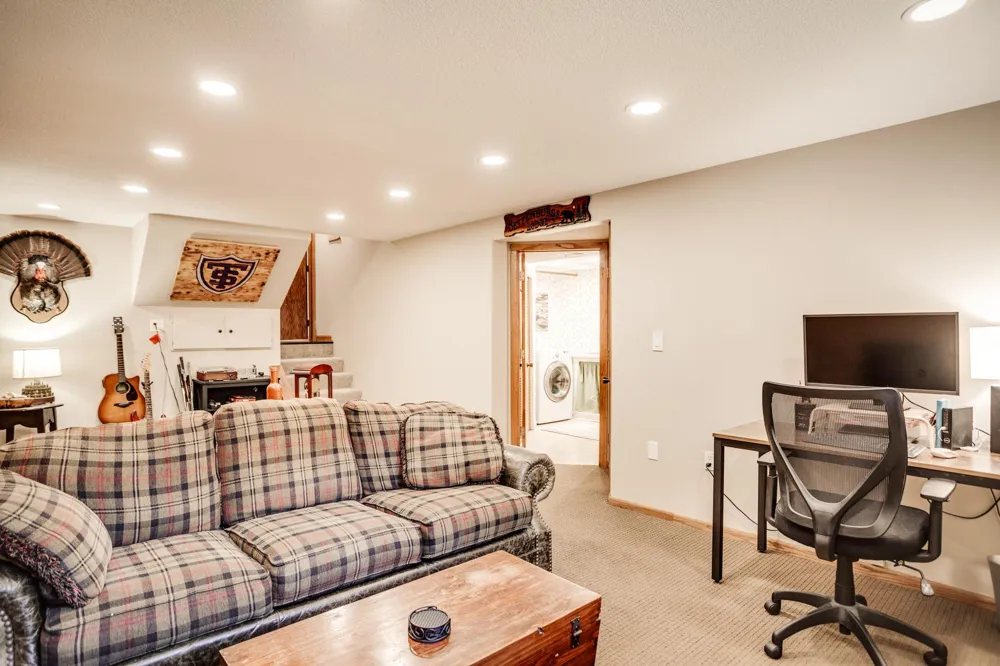1395 Farmdale Road Mendota Heights, MN 55118