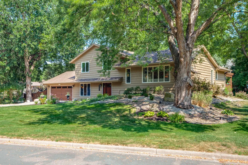 1395 Farmdale Road Mendota Heights, MN 55118