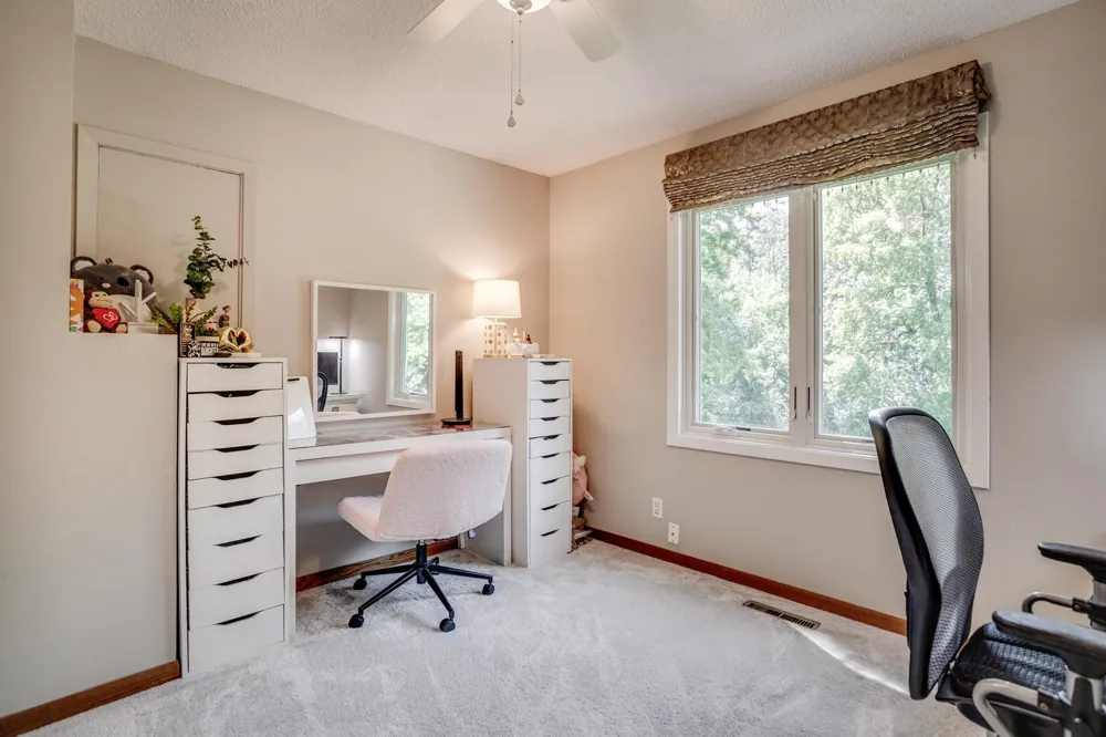 1395 Farmdale Road Mendota Heights, MN 55118