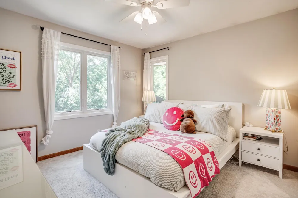 1395 Farmdale Road Mendota Heights, MN 55118