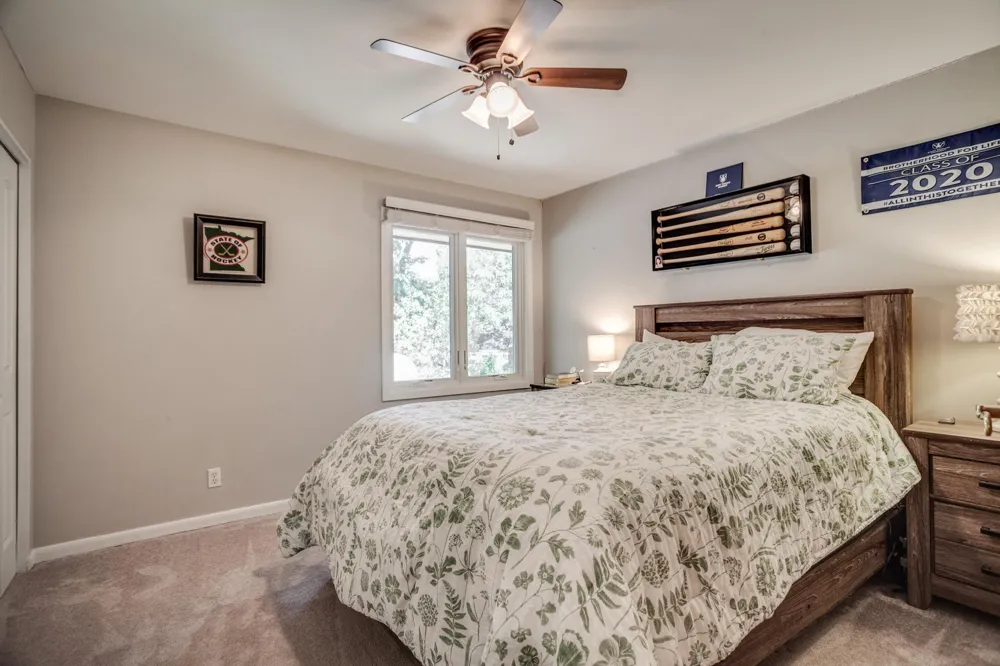 1395 Farmdale Road Mendota Heights, MN 55118