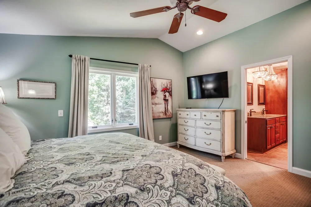 1395 Farmdale Road Mendota Heights, MN 55118