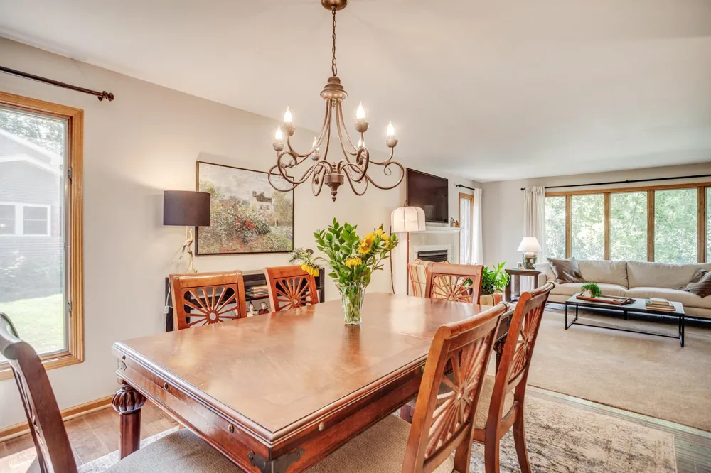 1395 Farmdale Road Mendota Heights, MN 55118