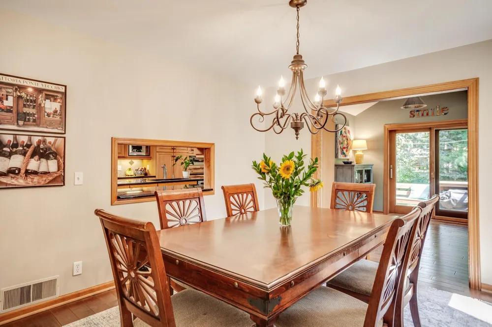 1395 Farmdale Road Mendota Heights, MN 55118