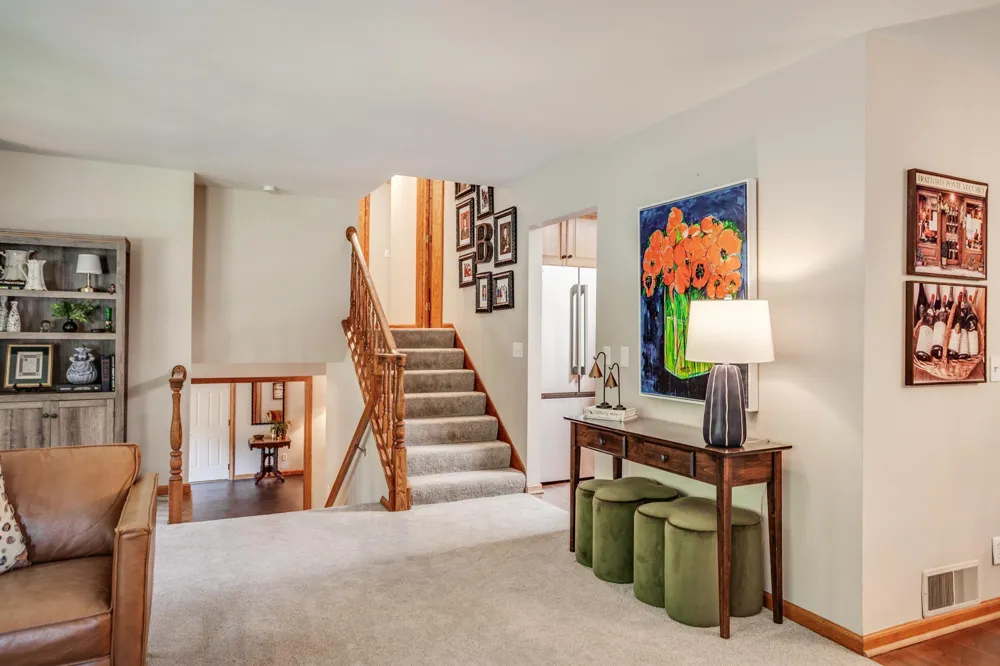 1395 Farmdale Road Mendota Heights, MN 55118