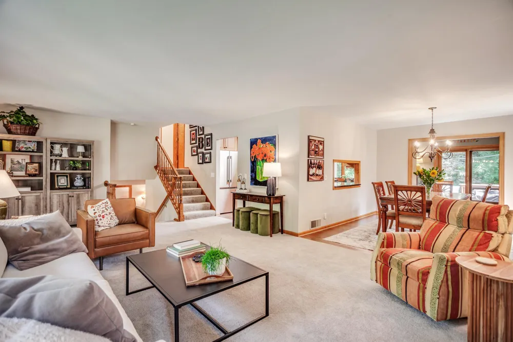 1395 Farmdale Road Mendota Heights, MN 55118