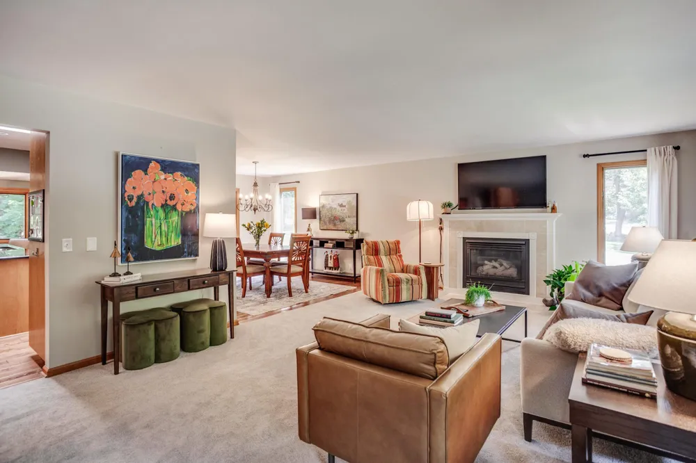 1395 Farmdale Road Mendota Heights, MN 55118