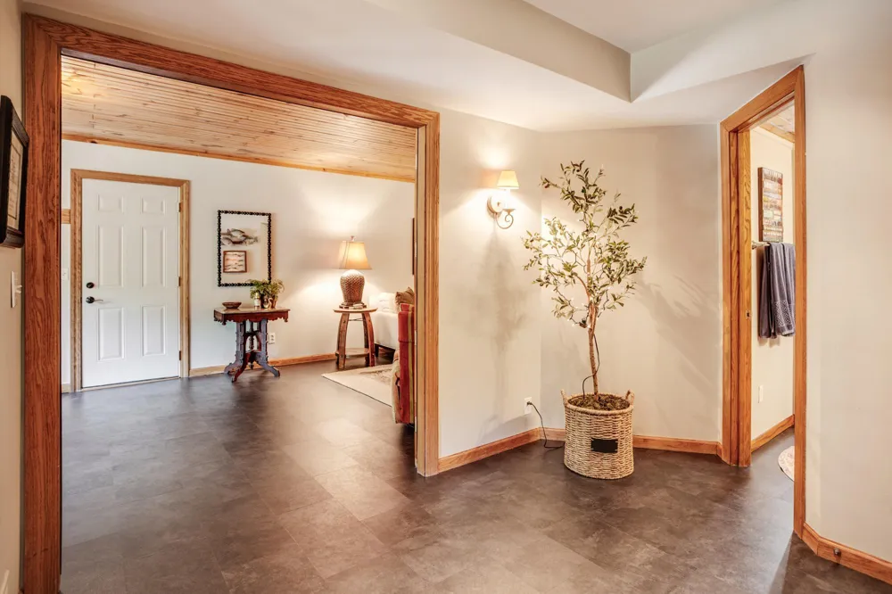 1395 Farmdale Road Mendota Heights, MN 55118
