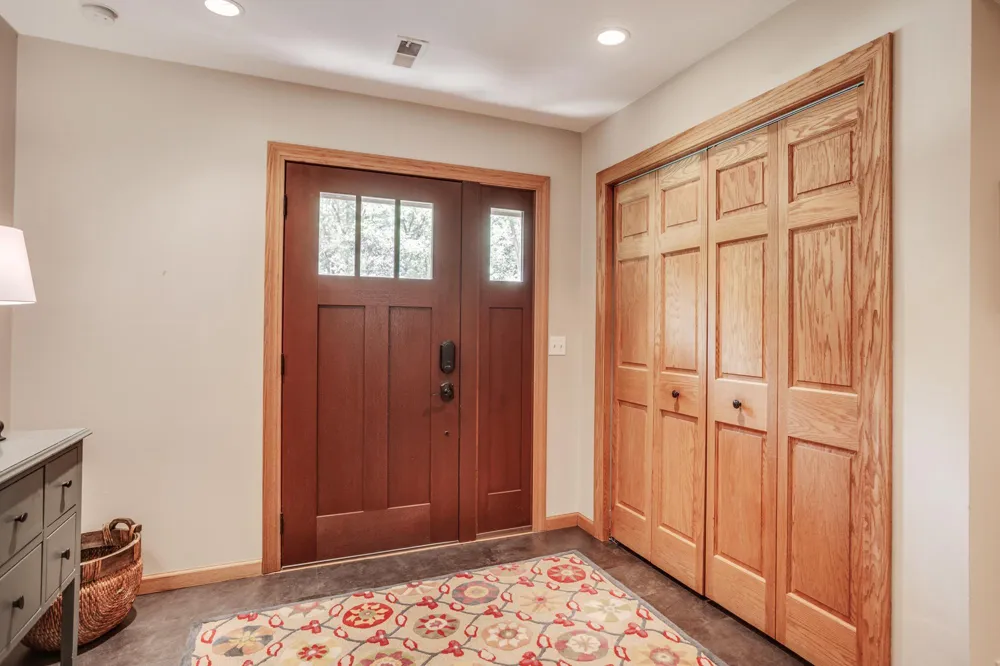 1395 Farmdale Road Mendota Heights, MN 55118