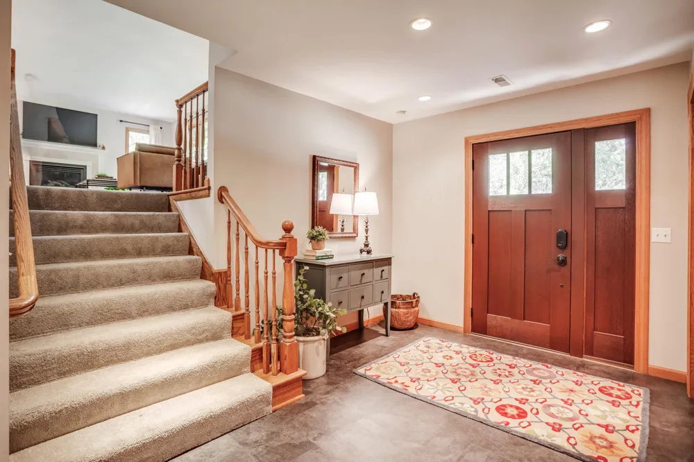 1395 Farmdale Road Mendota Heights, MN 55118