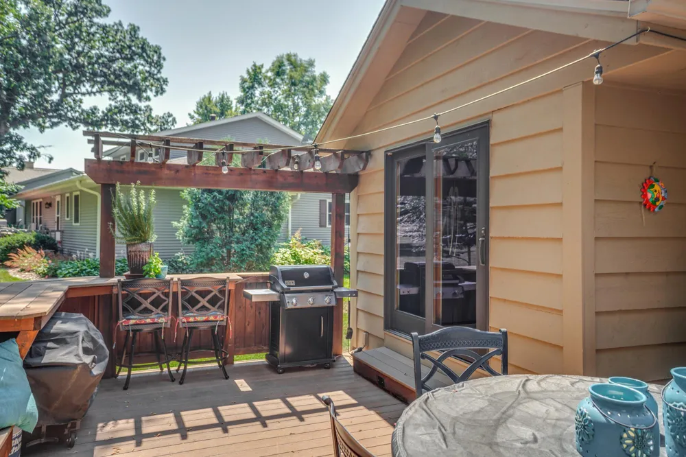 1395 Farmdale Road Mendota Heights, MN 55118