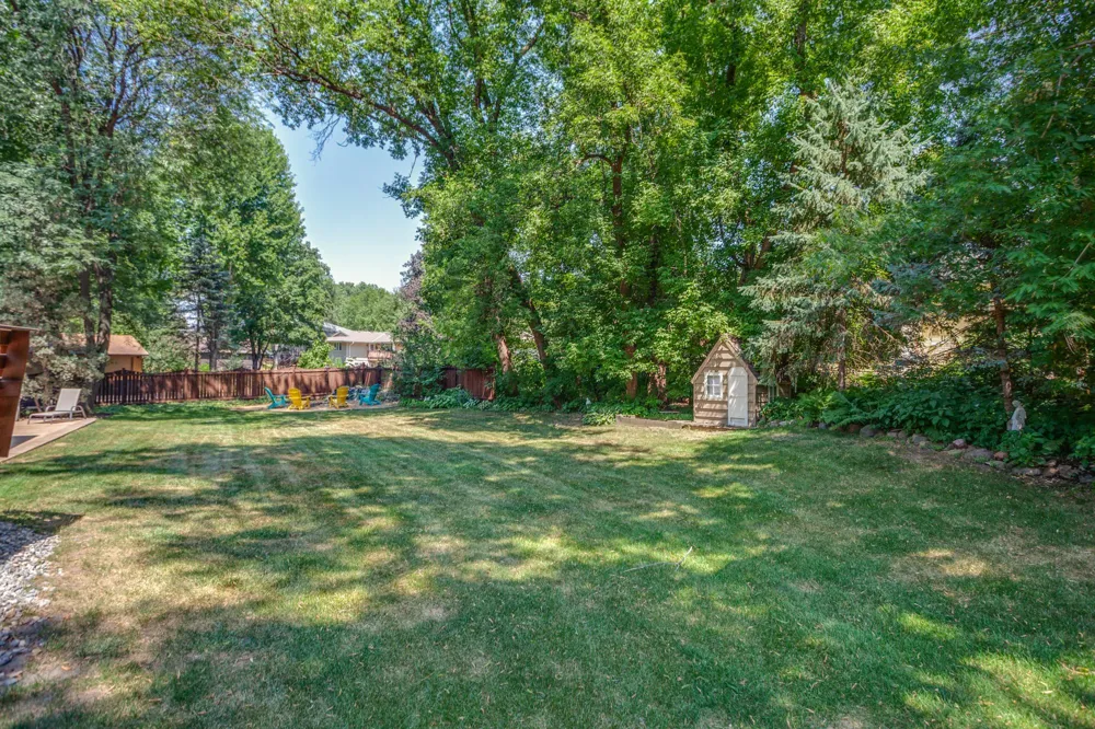 1395 Farmdale Road Mendota Heights, MN 55118