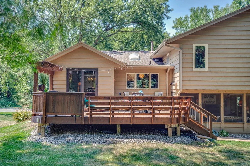 1395 Farmdale Road Mendota Heights, MN 55118