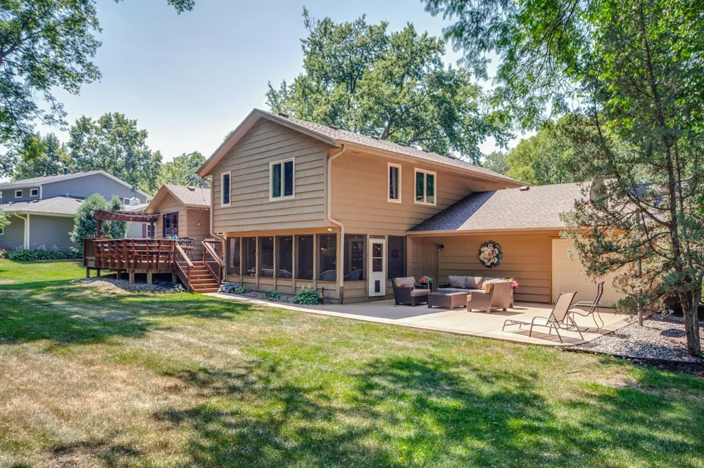 1395 Farmdale Road Mendota Heights, MN 55118