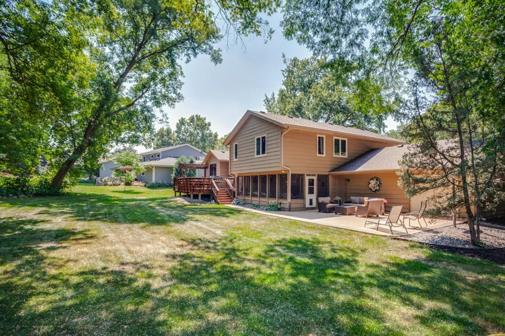 1395 Farmdale Road Mendota Heights, MN 55118