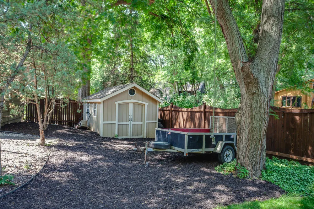 1395 Farmdale Road Mendota Heights, MN 55118