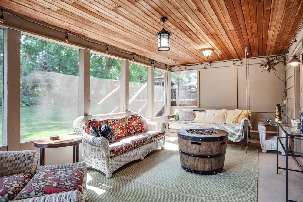 1395 Farmdale Road Mendota Heights, MN 55118