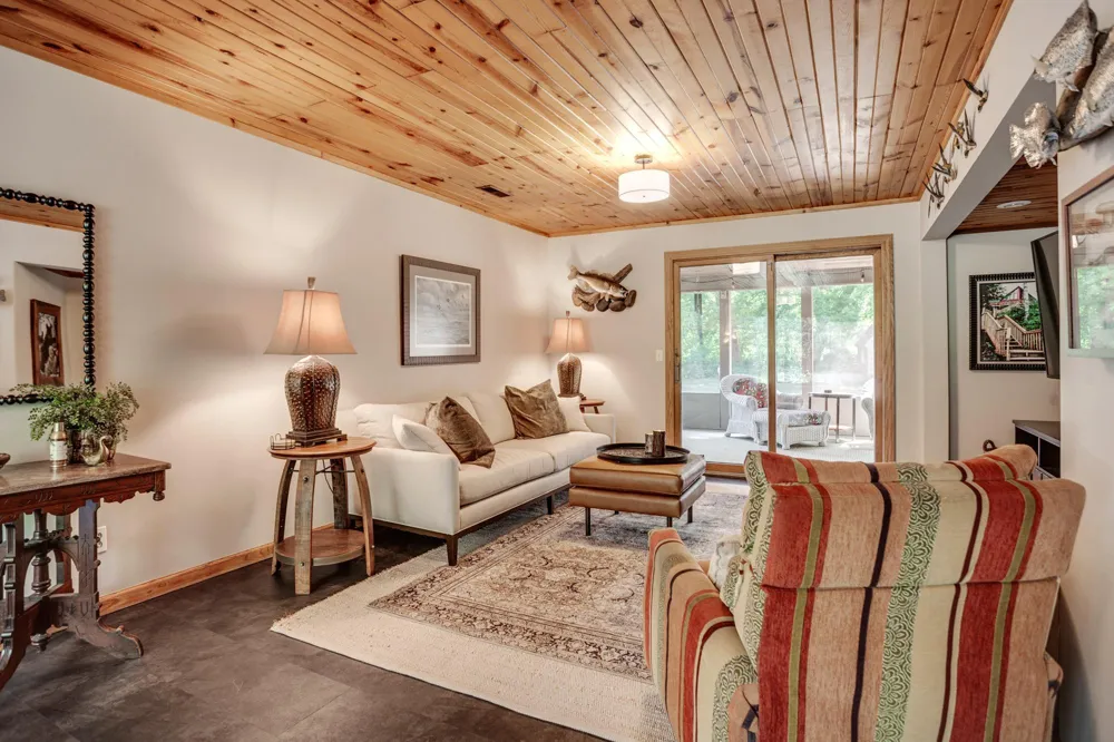 1395 Farmdale Road Mendota Heights, MN 55118