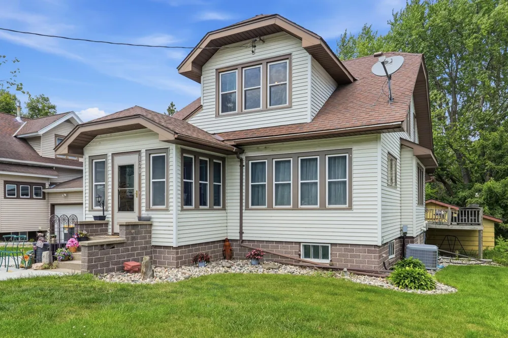 120 Park Place W Norwood Young America, MN 55368